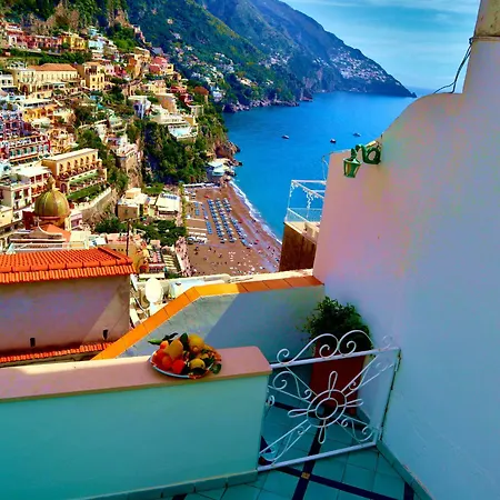 Villa With Sea View ! *