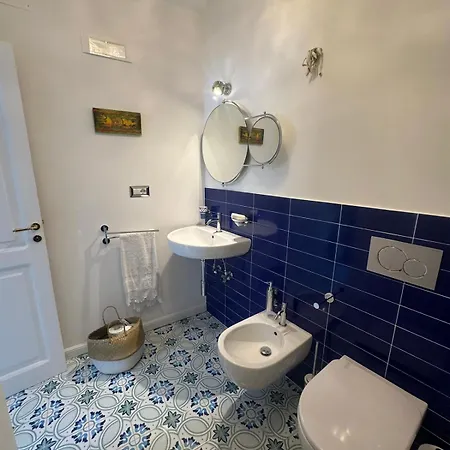 Villa With Sea View ! *